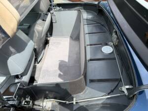Image 29/30 of Mercedes-Benz 560 SL (1987)