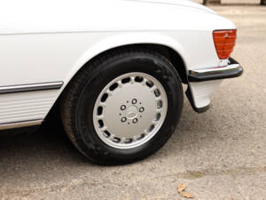 Image 24/73 of Mercedes-Benz 560 SL (1986)