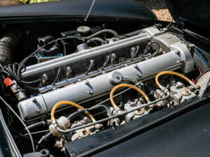 Afbeelding 3/47 van Aston Martin DB 6 Vantage (1966)