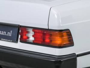 Image 26/50 de Mercedes-Benz 190 D (1986)