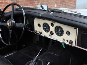 Image 22/91 of Jaguar XK 150 OTS (1958)