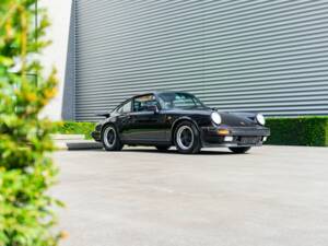 Immagine 26/33 di Porsche 911 Carrera 3.2 (1987)