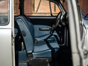 Image 32/36 of Volkswagen Käfer 1303 (1974)