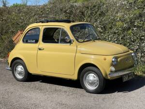 Image 2/10 of FIAT 500 R (1973)