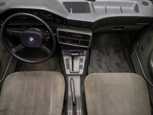Immagine 23/43 di BMW 528i (1986)