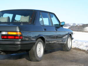 Image 27/65 of BMW 520i (1987)