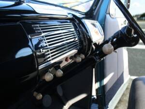 Image 3/28 of Ford Deluxe (1940)