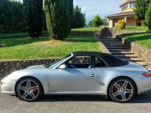 Imagen 4/11 de Porsche 911 Carrera 4S (2006)