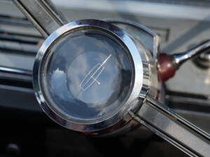 Immagine 38/57 di Lincoln Continental Convertible (1966)