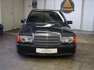 Imagen 4/38 de Mercedes-Benz 190 E 2.5-16 (1992)