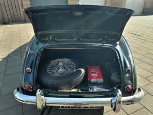 Image 3/11 of Austin-Healey 3000 Mk II (BJ7) (1962)