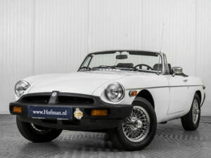 Image 3/50 de MG MGB (1977)