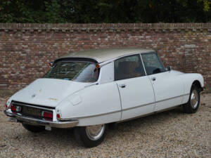 Image 2/50 of Citroën DS 21 Pallas (1971)