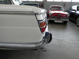 Image 30/43 of BMW 2000 tii (1971)