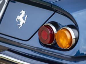 Image 38/50 of Ferrari 365 GTS&#x2F;4 Daytona (1971)