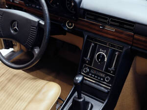 Immagine 18/24 di Mercedes-Benz 280 S (1975)