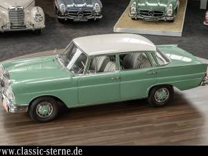 Imagen 9/15 de Mercedes-Benz 220 S b (1963)