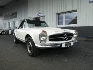 Image 1/26 of Mercedes-Benz 280 SL (1968)