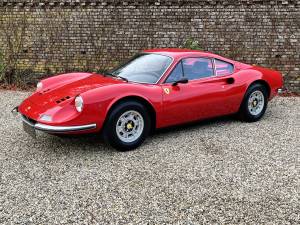 Image 19/50 de Ferrari Dino 246 GT (1971)
