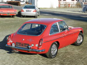 Image 7/75 of MG MGB GT (1969)