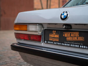 Bild 15/43 von BMW 525i (1986)