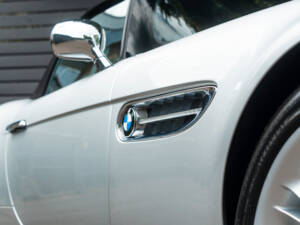 Image 44/53 of BMW Z8 (2001)