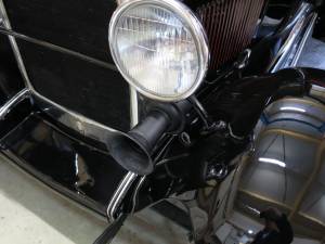 Image 8/9 of Ford Model A (1928)