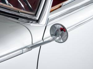 Image 25/49 of Mercedes-Benz 300 S Roadster (1953)