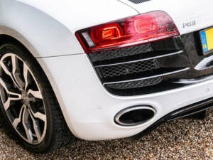 Image 31/38 of Audi R8 V10 (2010)