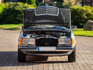 Image 9/42 of Mercedes-Benz 280 TE (1983)