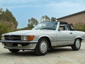 Image 9/50 of Mercedes-Benz 300 SL (1988)