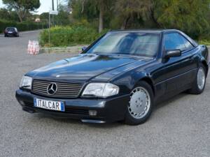 Image 3/7 of Mercedes-Benz 500 SL (1991)