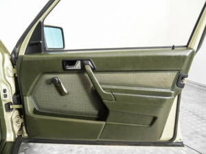 Image 29/50 of Mercedes-Benz 190 E (1986)