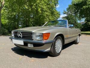 Imagen 2/50 de Mercedes-Benz 500 SL (1989)