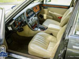 Image 16/57 de Jaguar XJ 12 (1986)