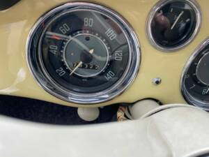 Image 21/26 of Volkswagen Karmann Ghia 1200 (1963)