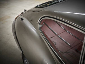 Immagine 43/99 di Jaguar E-Type 3.8 (1964)