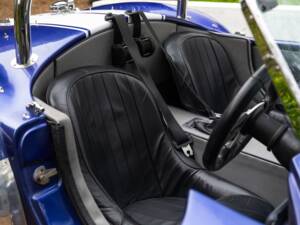 Image 26/50 of AC Cobra 289 (1997)