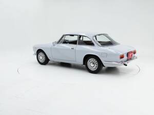 Bild 4/15 von Alfa Romeo Giulia 1300 GT Junior (1971)
