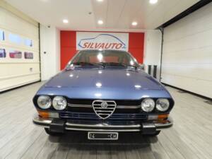 Bild 2/15 von Alfa Romeo Alfetta GTV 2000 (1977)