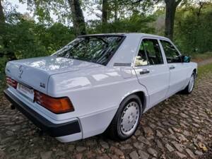 Image 38/78 de Mercedes-Benz 190 E 1.8 (1992)
