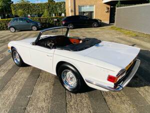 Image 37/50 of Triumph TR 6 (1976)