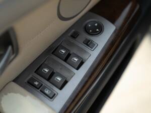 Bild 30/50 von BMW 745d (2005)