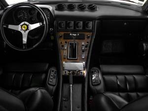 Image 3/32 of Ferrari 400 GT (1977)