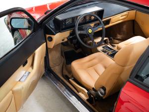 Immagine 7/50 di Ferrari Mondial Quattrovalvole (1985)