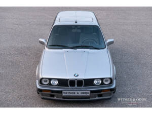 Image 7/50 de BMW 320i Touring (1989)