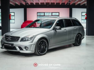 Bild 2/24 von Mercedes-Benz C 63 AMG T (2010)