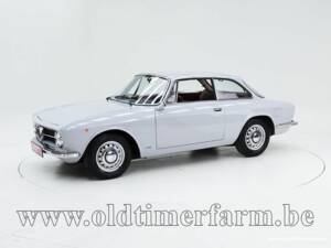 Imagen 1/15 de Alfa Romeo Giulia GT 1300 Junior (1971)