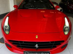 Image 47/50 of Ferrari California T (2017)