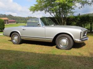 Image 8/41 of Mercedes-Benz 230 SL (1966)